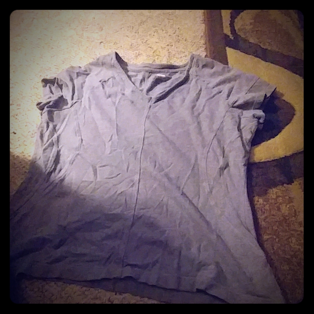 Grey tee